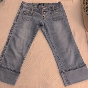 Angels Capris Size 11 Button front 55% Ramie 24% Cotton 19% Polyester 2% Spandex